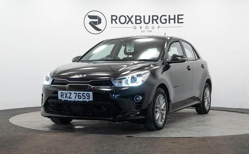 Used Kia Rio 99 HP (72 kW) 2022 Black Hatchback
