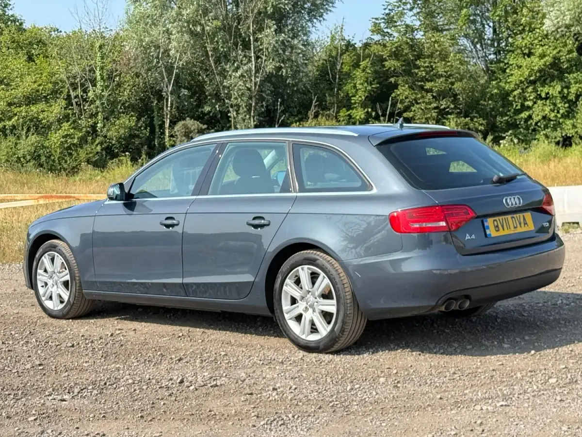 Used Audi A4 143 HP (105 kW) 2011 Grey Estate