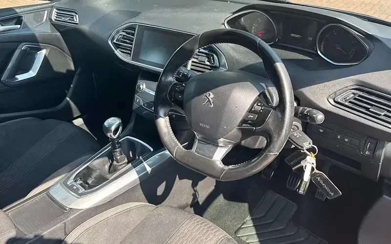Used Peugeot 308 Sportium 131 HP (96 kW) 2015 Grey Hatchback