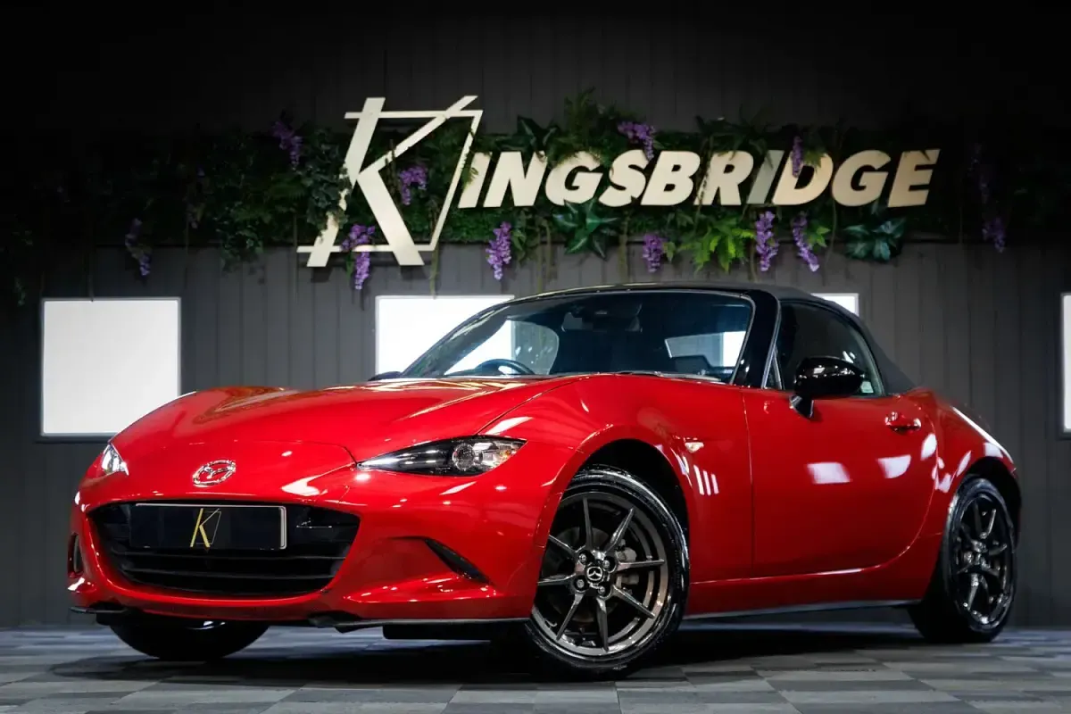 Used Mazda MX5 Inclusive 131 HP (96 kW) 2016 Red Cabriolet