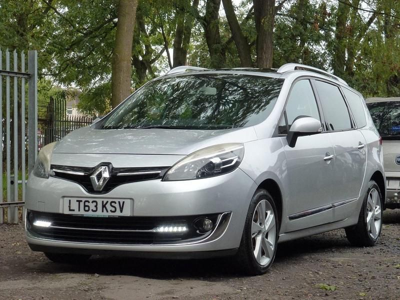Used Renault Grand Scénic III Dynamique 2013 Silver metallic MPV