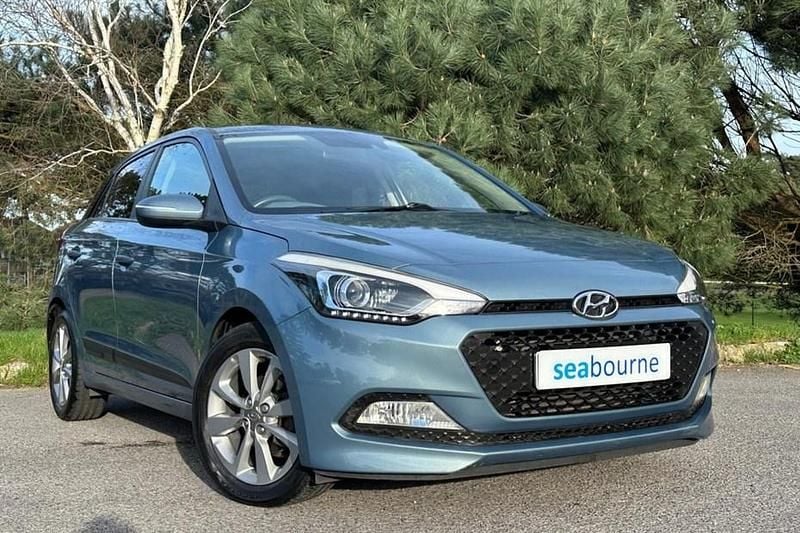 Used Hyundai i20 Premium 100 HP (73 kW) 2015 Blue Hatchback