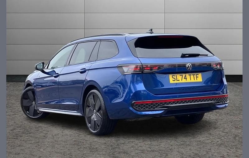 Used VW Passat R-line 150 HP (110 kW) 2024 Blue Estate