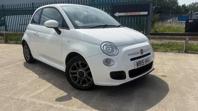 White Used 2015 Fiat 500 Lounge Hatchback | £3,995 (Fair price) - Image 1/4