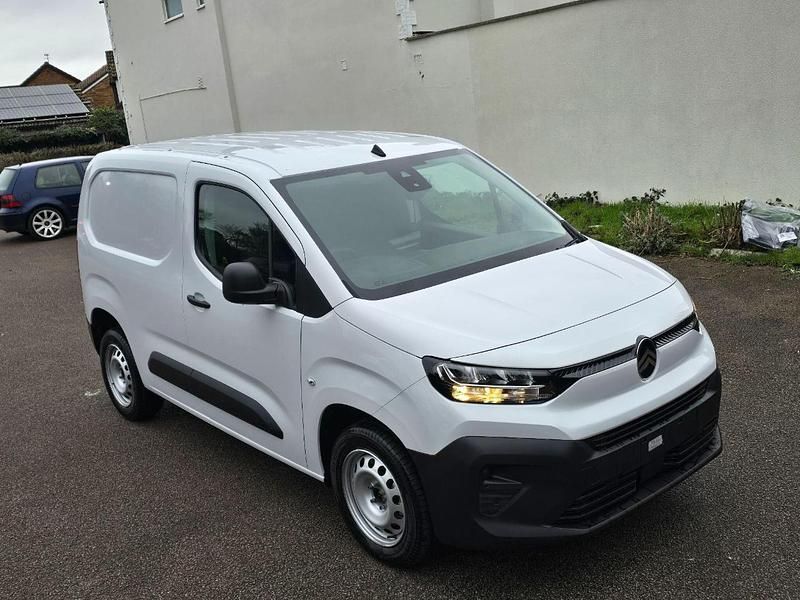 New Citroën Berlingo 101 HP (74 kW) 2025 White MPV