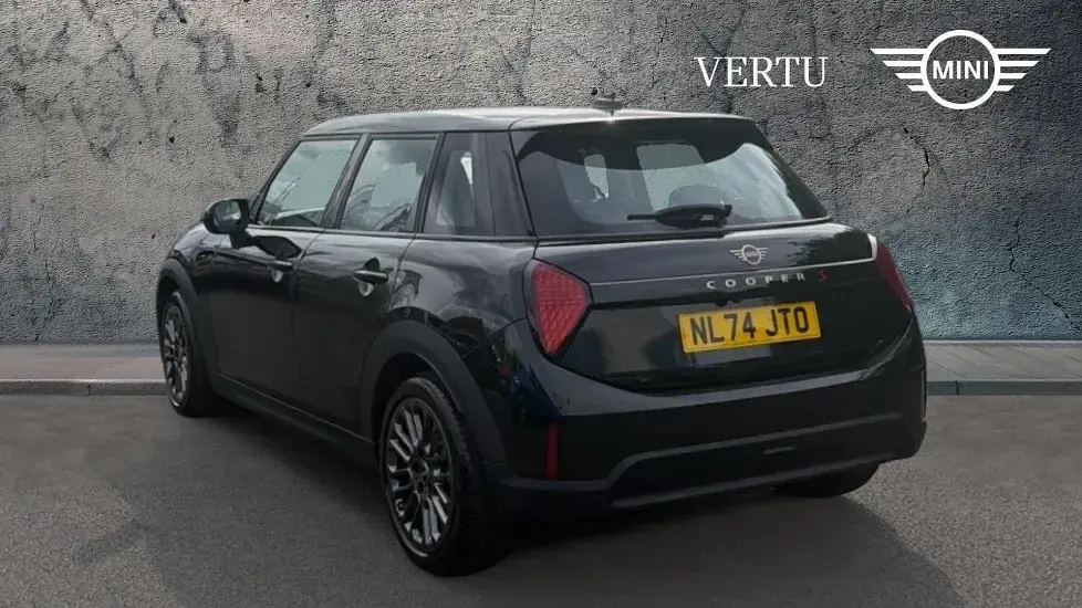 Used Mini Cooper S Hatch 201 HP (147 kW) 2024 Black Hatchback