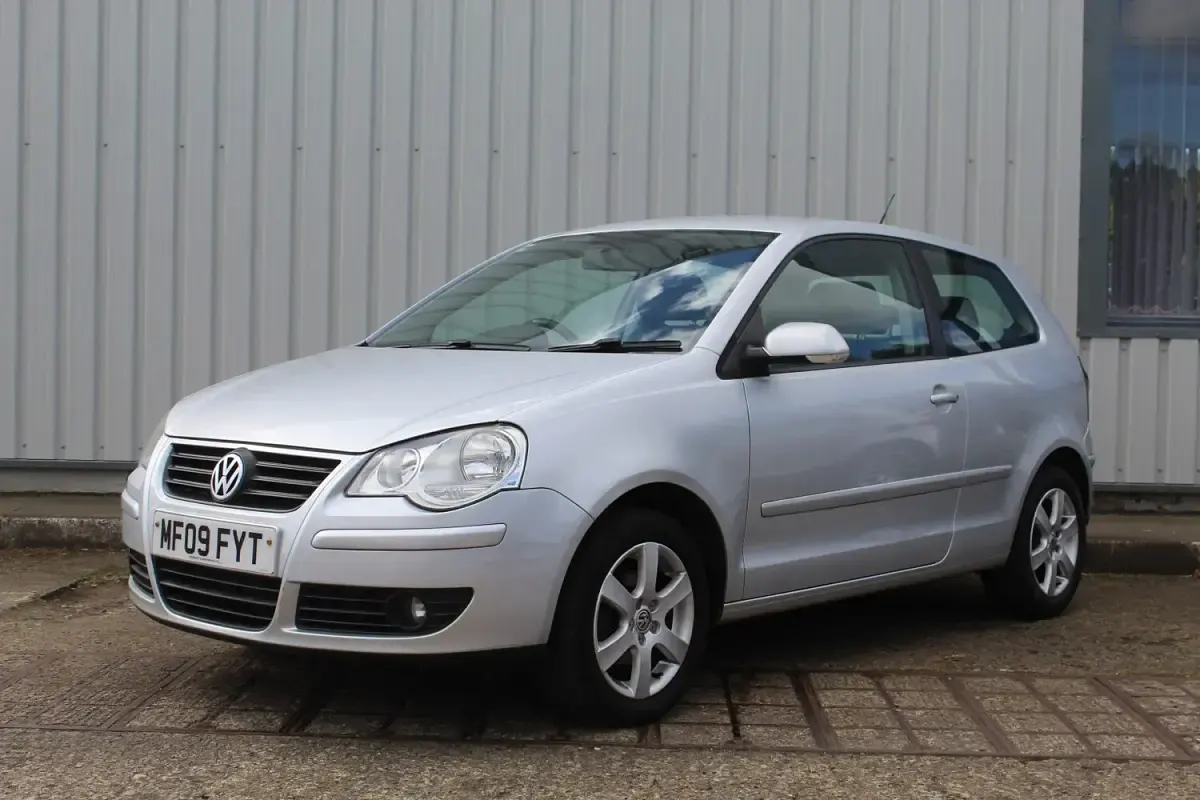 Used VW Polo Match 60 HP (44 kW) 2009 Silver Hatchback