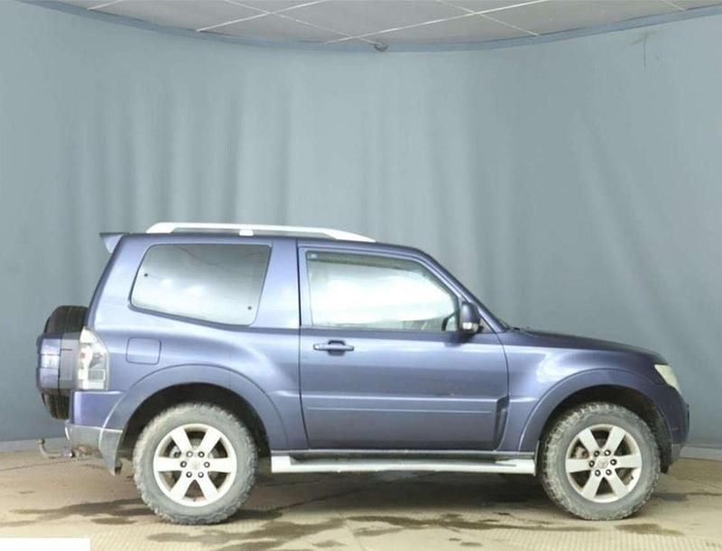 Usado Mitsubishi Shogun Elegance 168 HP (123 kW) 2007 Azul SUV