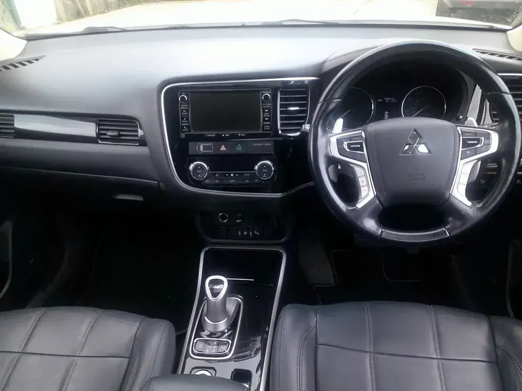Usado Mitsubishi Outlander 200 HP (147 kW) 2017 Branco SUV