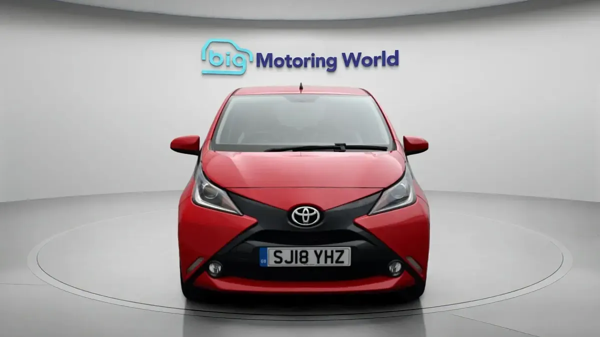 Used Toyota Aygo x-style 69 HP (50 kW) 2018 Red Hatchback