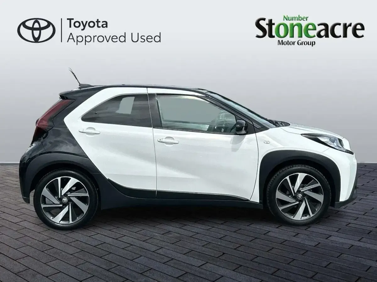 Used Toyota Aygo X 72 HP (52 kW) 2023 White SUV