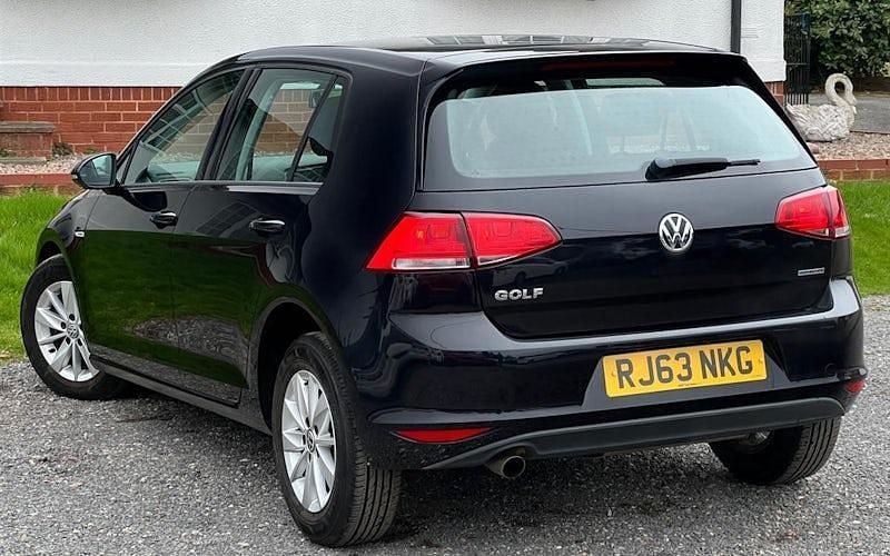 Used VW Golf VII 111 HP (81 kW) 2016 Hatchback