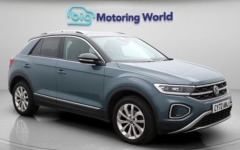 Used 2025 VW T-Roc Style SUV | £19,193 (Good price) - Image 1/4