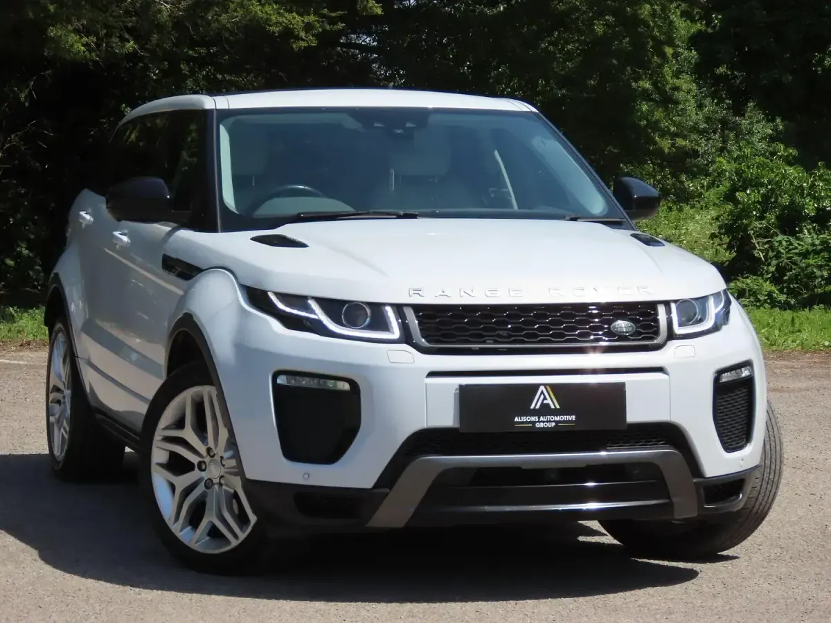 Used Land Rover Range Rover evoque HSE Dynamic 2018 White Estate