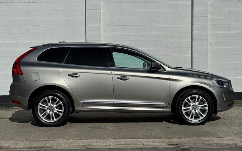 Used Volvo XC60 SE Lux 181 HP (133 kW) 2015 SUV