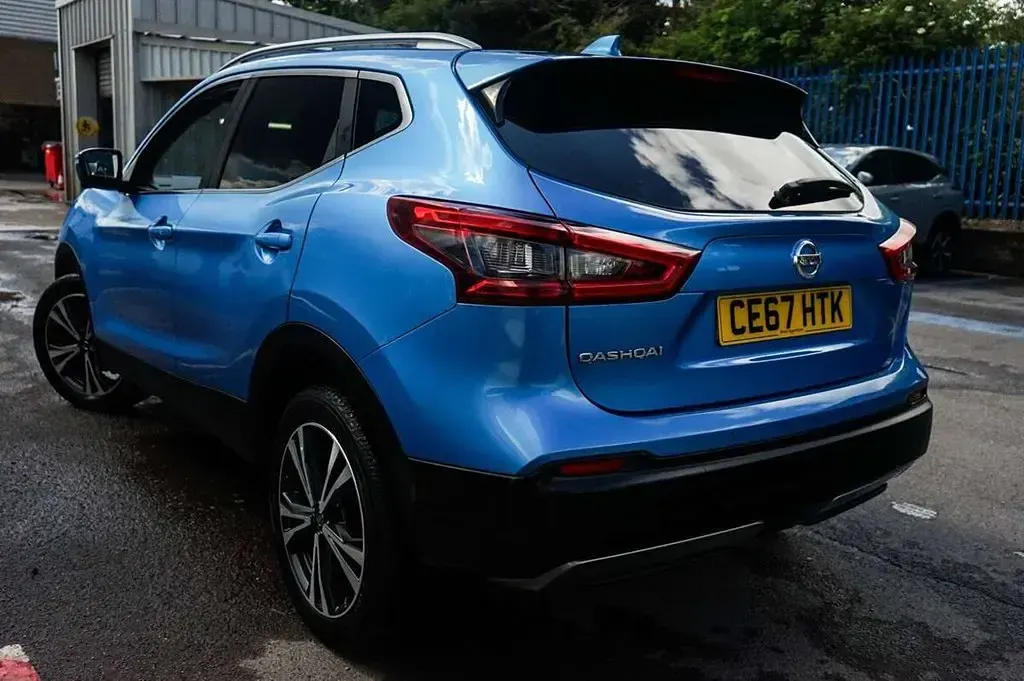 Used Nissan Qashqai N-Connecta 115 HP (84 kW) 2017 Blue SUV