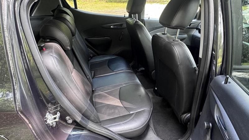 Used Vauxhall Viva 75 HP (55 kW) 2016 Black Hatchback