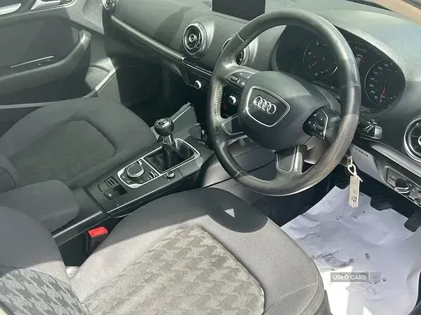 Used Audi A3 105 HP (77 kW) 2013 White Hatchback