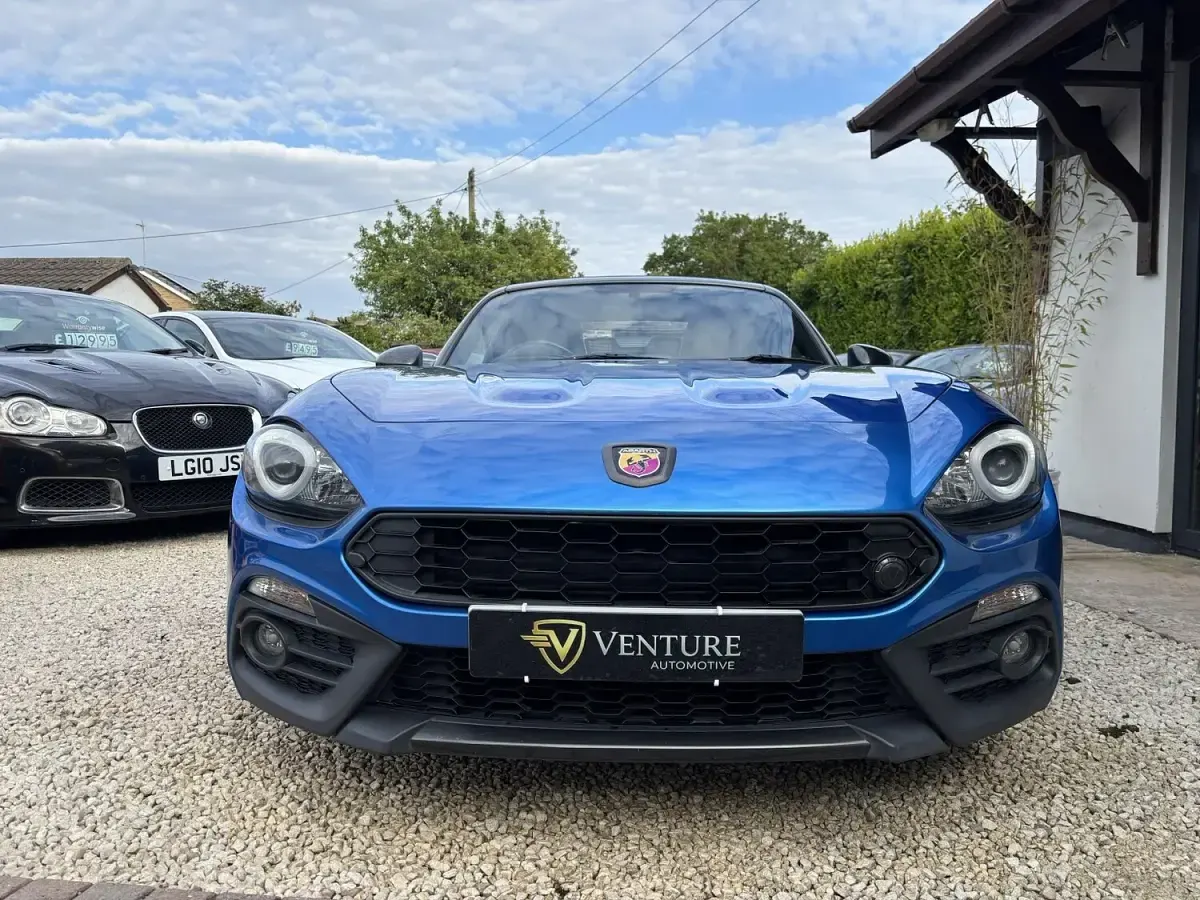 Used Abarth 124 Spider 170 HP (125 kW) 2018 Blue Cabriolet