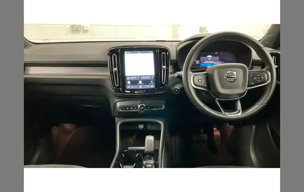 Used Volvo XC40 Plus 161 HP (118 kW) 2024 Black SUV
