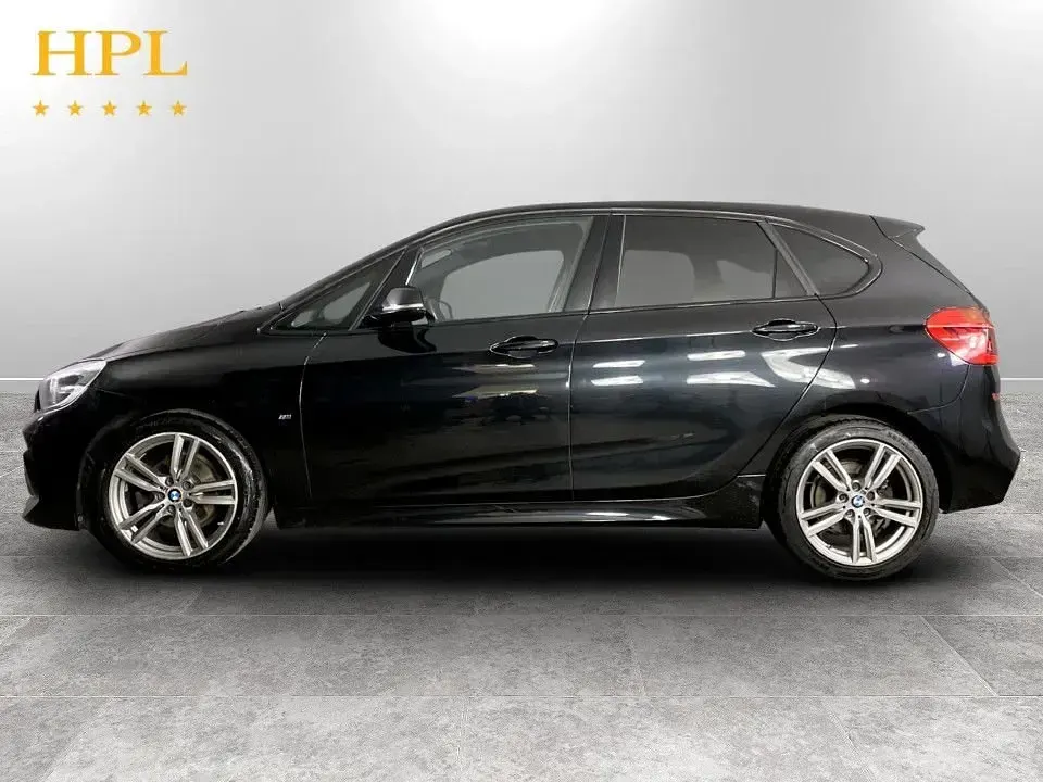 Begagnad BMW 218 M Sport 140 HK (102 kW) 2019 Svart Minibuss