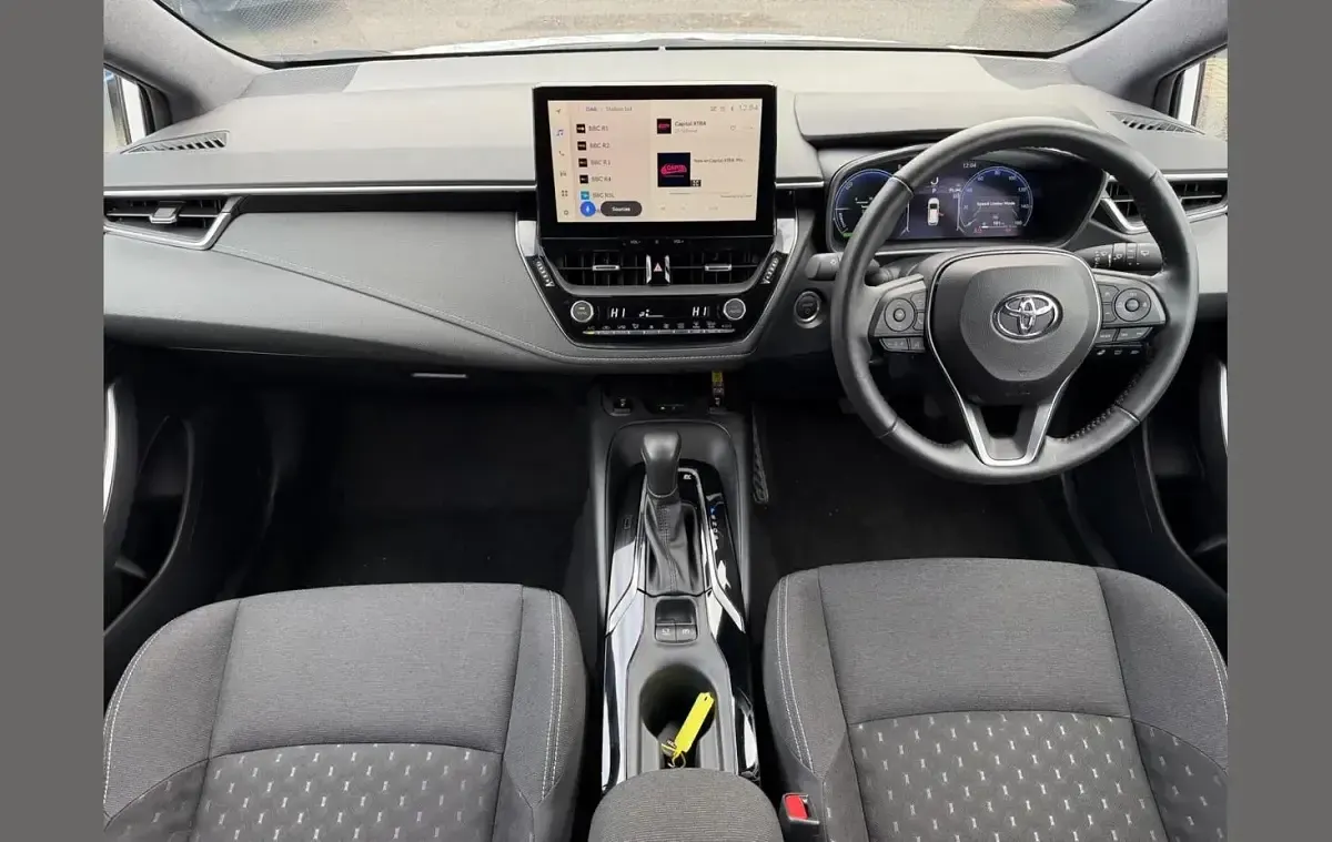 Gebraucht Toyota Corolla Sport 138 PS (101 kW) 2024 Weiß Kombi