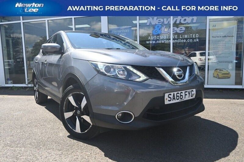 Grey Used 2016 Nissan Qashqai N-Connecta SUV | £6,500 (Fair price) - Image 1/4