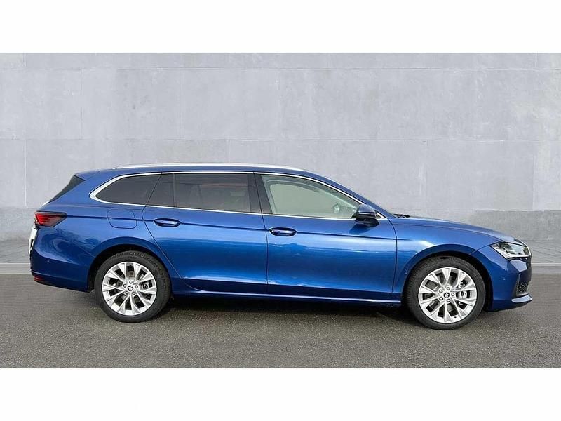 Used Skoda Superb SE L 193 HP (141 kW) 2025 Blue Estate