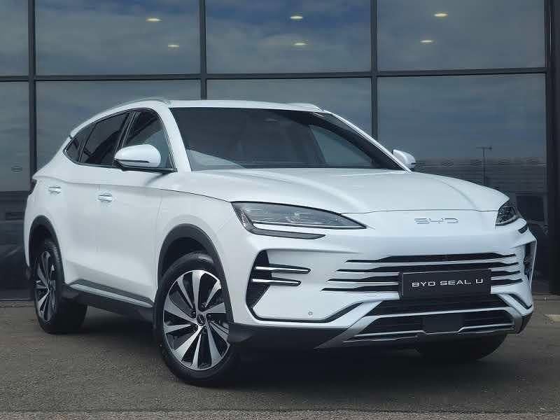 Snow white New 2025 BYD Seal U Comfort SUV | £36,415 (A bit pricey) - Image 1/4