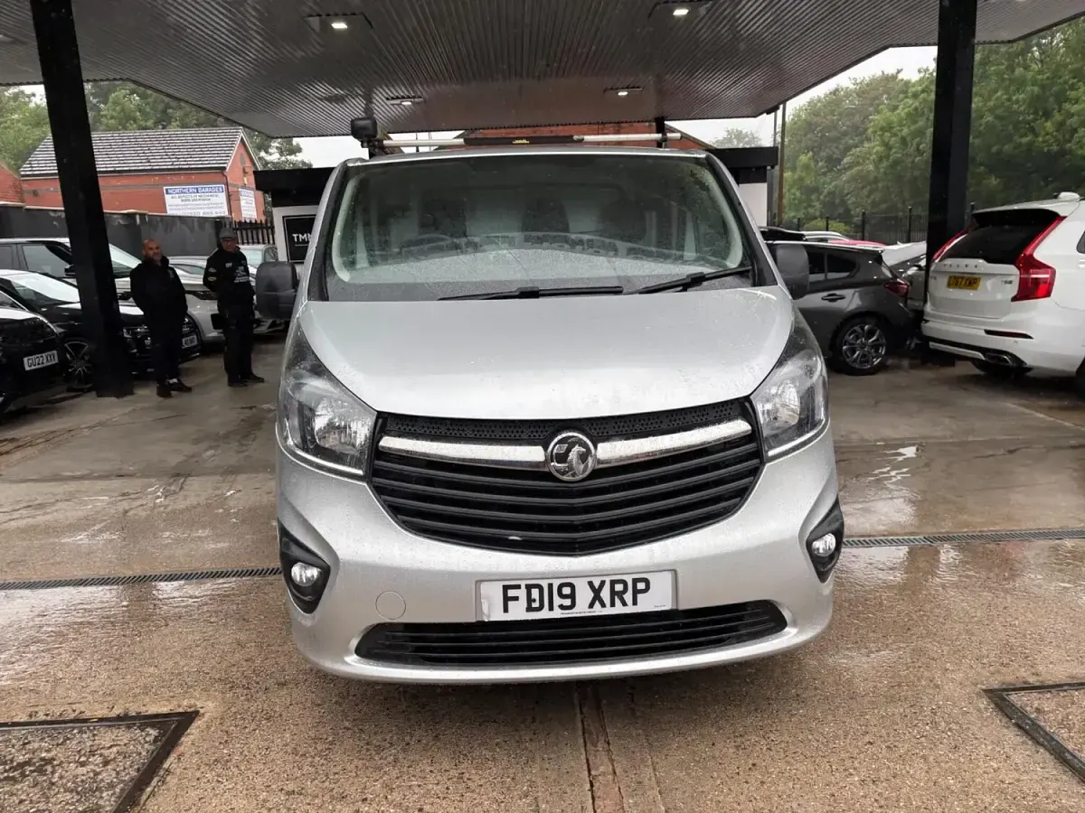 Used Vauxhall Vivaro Sportive 120 HP (88 kW) 2019 Silver MPV