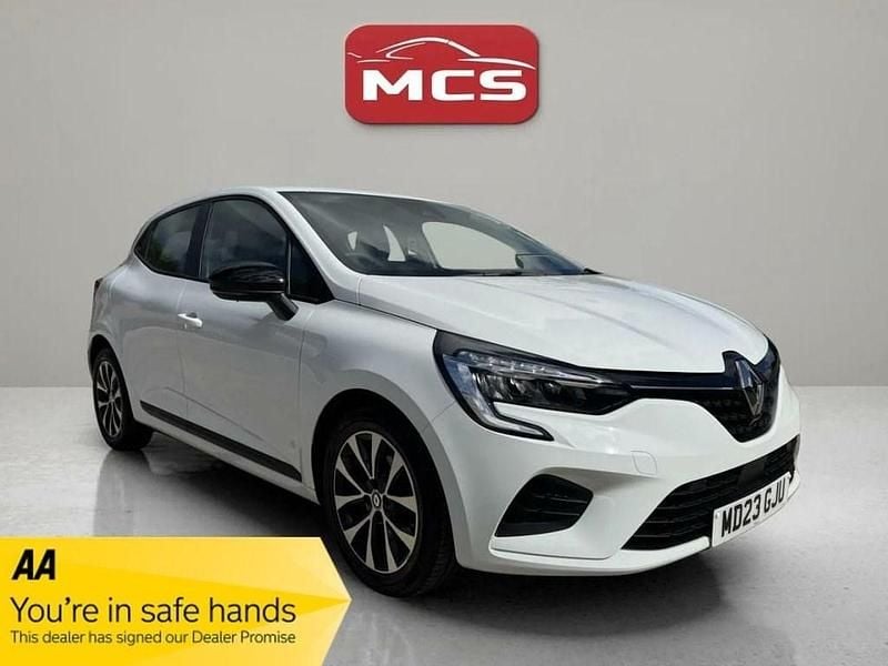 White Used 2023 Renault Clio V Evolution Hatchback | £13,995 (Good price) - Image 1/4