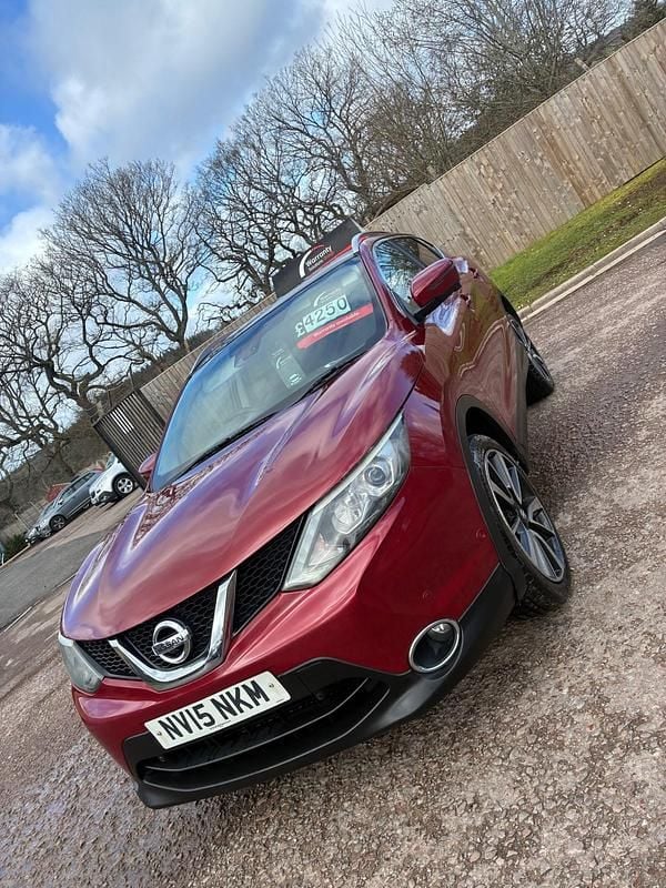 Used Nissan Qashqai Tekna 110 HP (80 kW) 2015 Red SUV