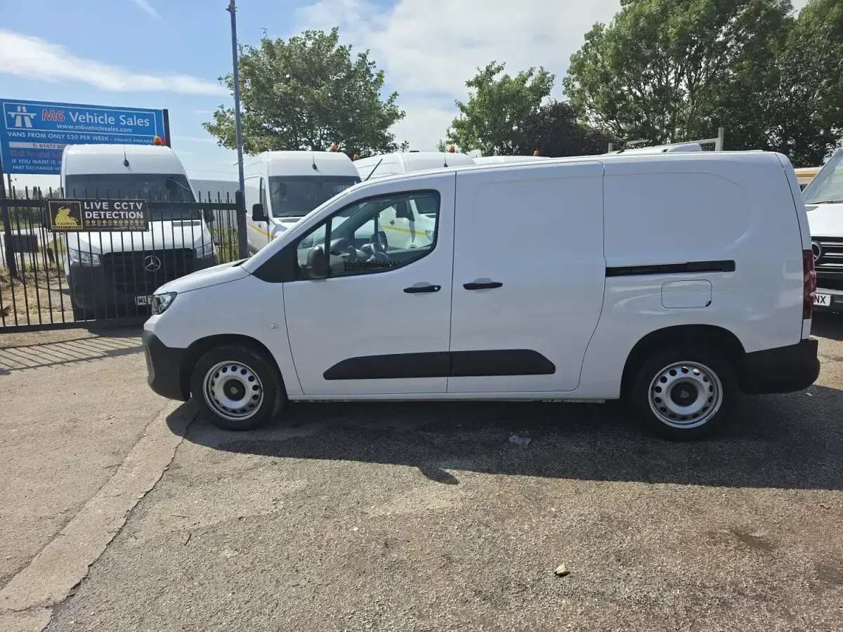 Used Peugeot Partner 131 HP (96 kW) 2025 White MPV
