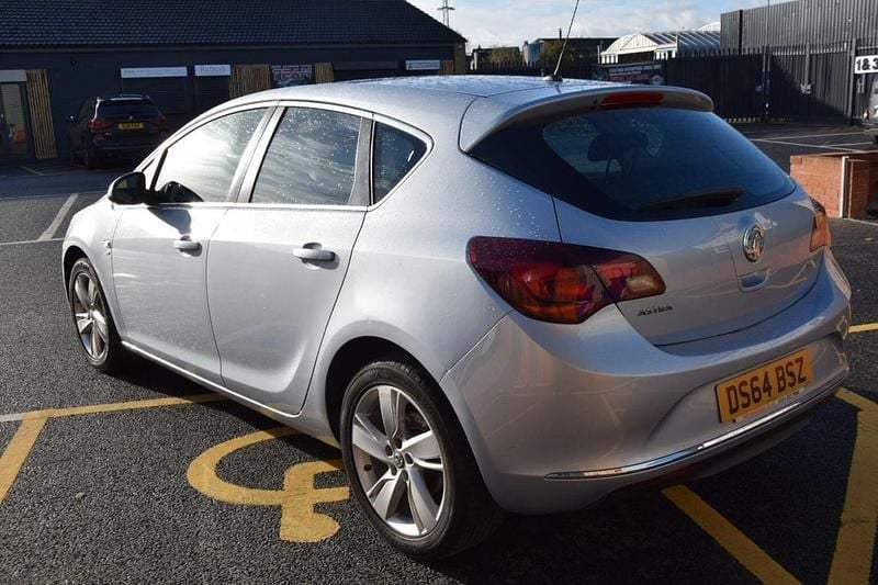 Used Vauxhall Astra SRi 115 HP (84 kW) 2014 Silver Hatchback