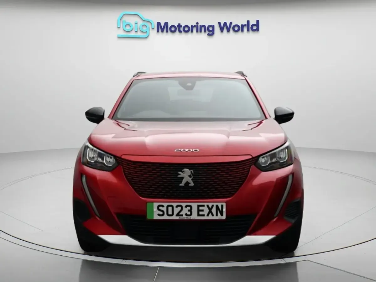Used Peugeot e-2008 Active+ 100 kW (136 HP) 2023 Red SUV