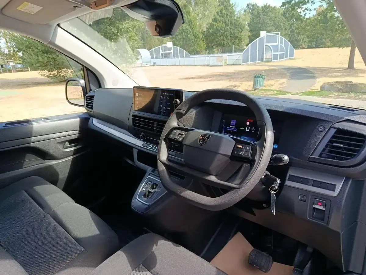 New Peugeot e-Expert 98 kW (134 HP) 2025 White Van