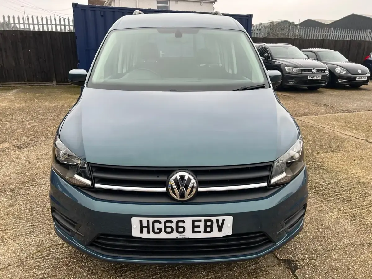 Second-hand VW Caddy Life 122 CP (89 kW) 2016 Verde Monovolum