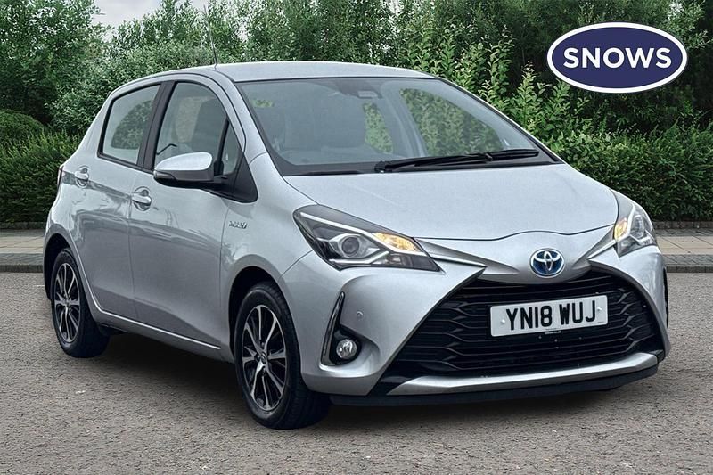Used Toyota Yaris Hybrid 100 HP (73 kW) 2018 Silver