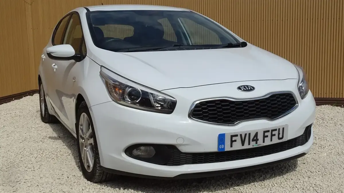 Usado Kia Ceed 2014 Branco Citadino
