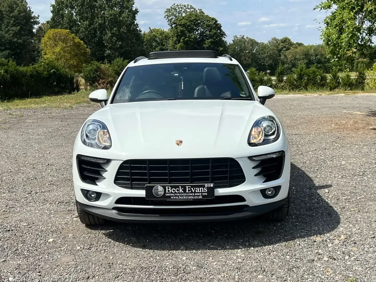 Used Porsche Macan 258 HP (189 kW) 2017 White SUV