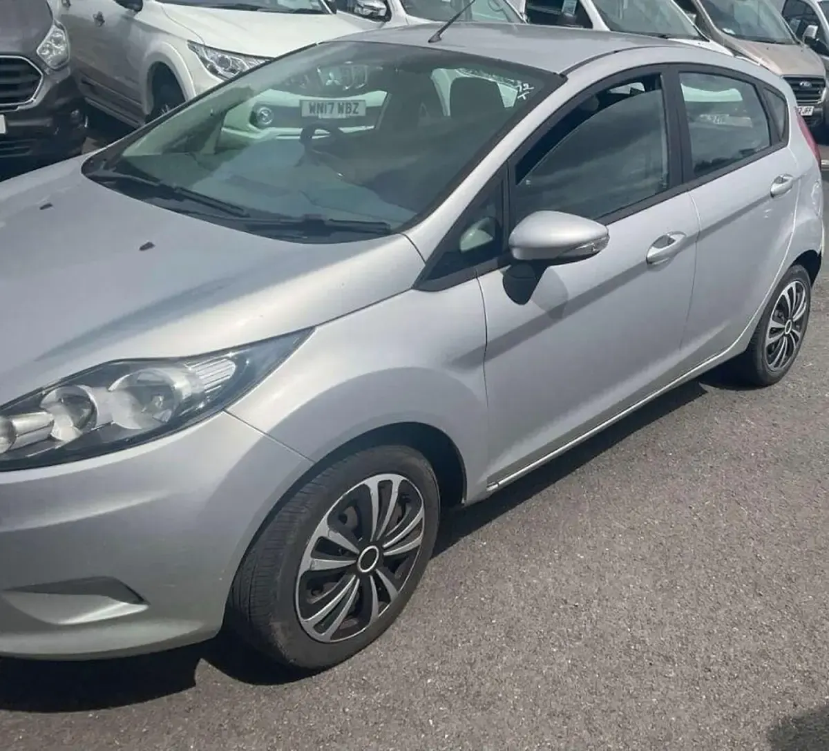 Used Ford Fiesta 70 HP (51 kW) 2011 Silver Hatchback