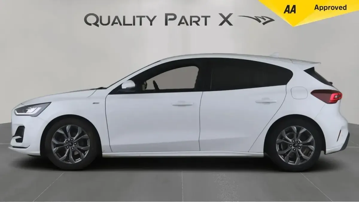 Used Ford Focus ST-Line 100 HP (73 kW) 2024 White Hatchback