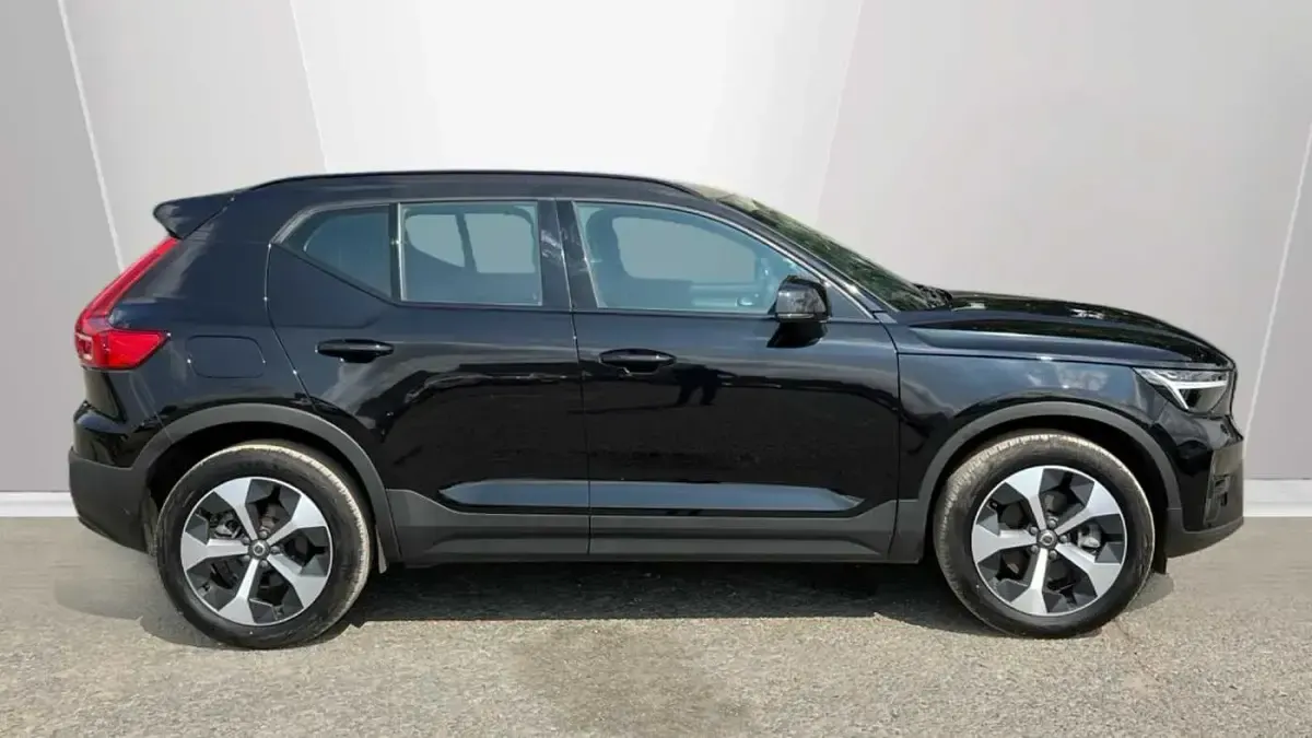 Used Volvo XC40 Plus 194 HP (142 kW) 2025 Black SUV