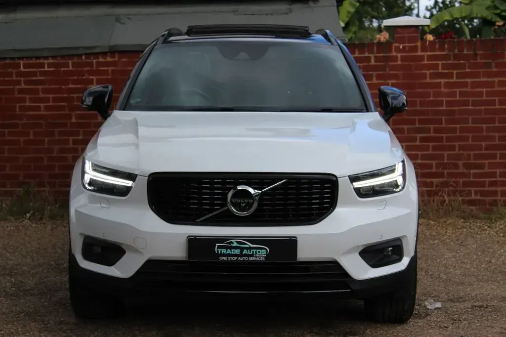 Used Volvo XC40 247 HP (181 kW) 2018 White SUV