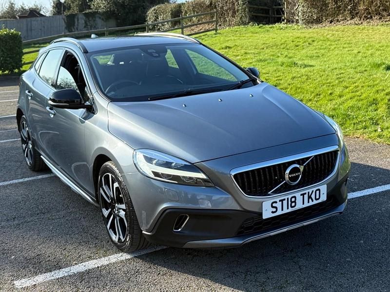 Begagnad Volvo V40 Pro 2018 Grå Halvkombi