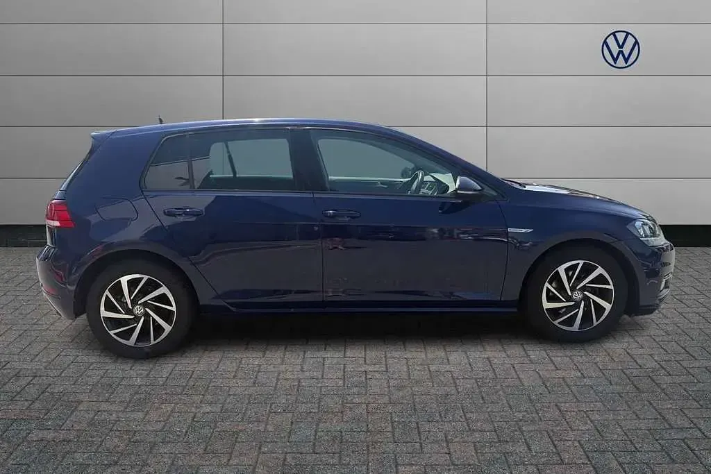 Used VW Golf VII Match 130 HP (95 kW) 2019 Blue Hatchback