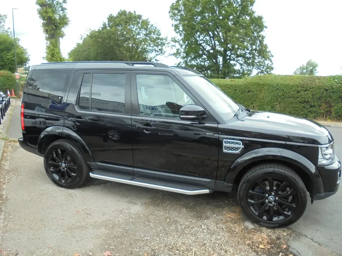 Used Land Rover Discovery HSE Luxury 2016 Black SUV