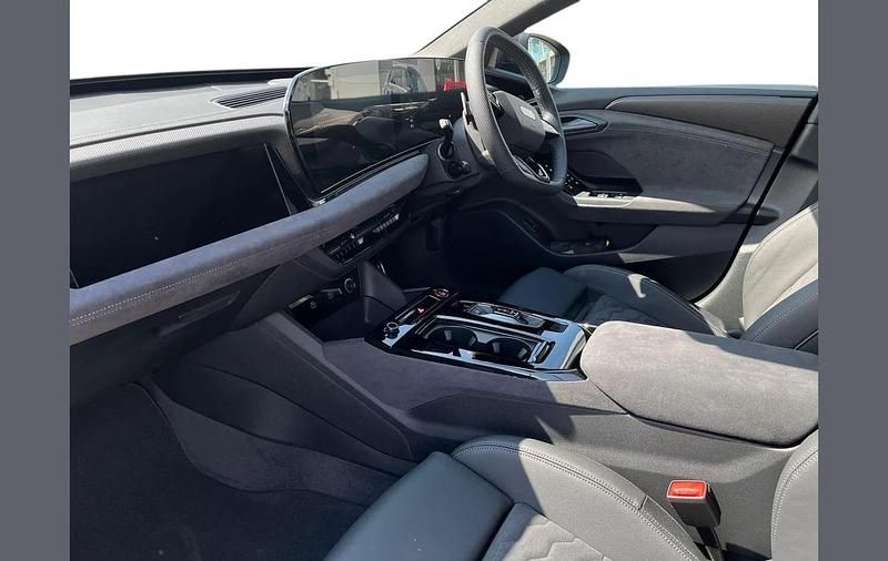 New Audi e-tron Performance 269 kW (367 HP) 2025 Black SUV