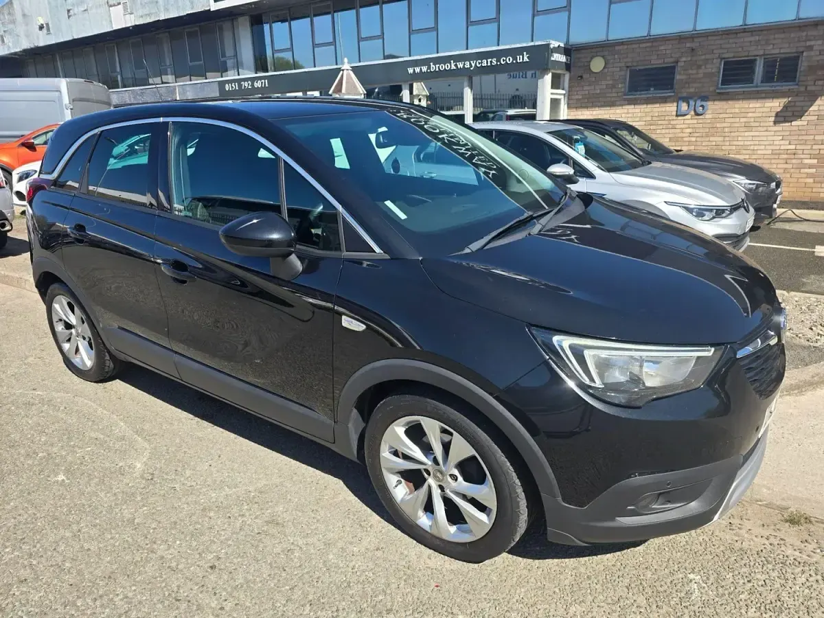 Second-hand Vauxhall Crossland X 81 CP (59 kW) 2018 Negru SUV