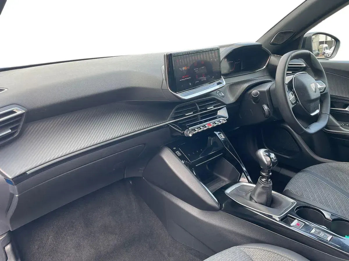 Used Peugeot 2008 Allure 130 HP (95 kW) 2024 Blue SUV